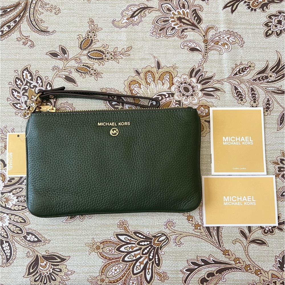 MICHAEL KORS Jet Set Charm Medium Moss Leather Detachable Strap Wristlet NWT